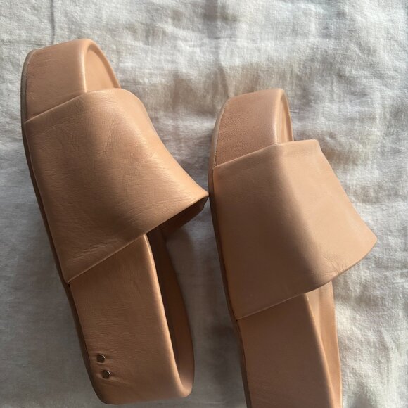 Beek Albatross Leather Platform Sandal, Size 9, Color: Beach - Picture 2 of 5